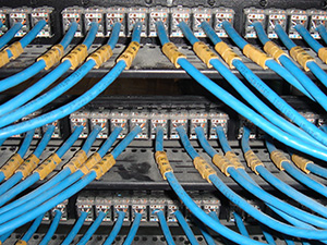 如何確保綜合布線系統(tǒng)鏈路的質(zhì)量和安全性