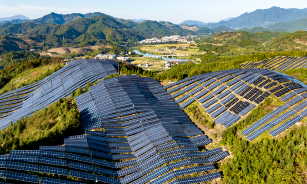 光伏發(fā)電站遠程監(jiān)控組網(wǎng)解決方案優(yōu)化運行策略，發(fā)電效率提升